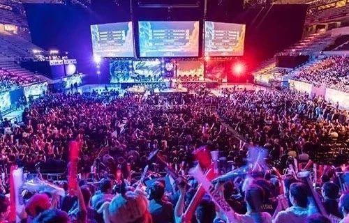 效力国外俱 效力国外俱