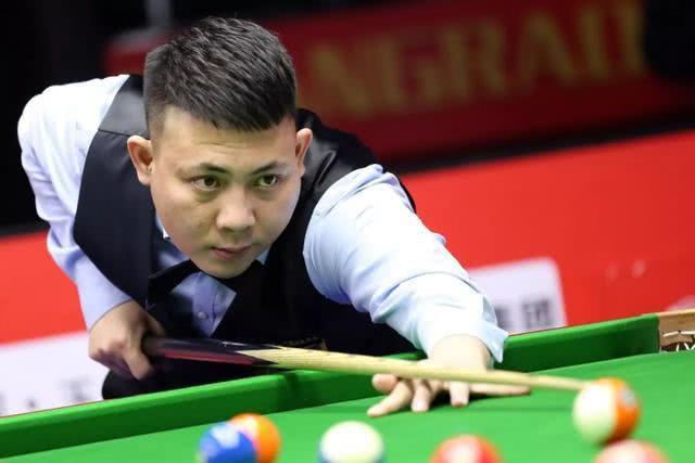 球场外情谊 球场外情谊