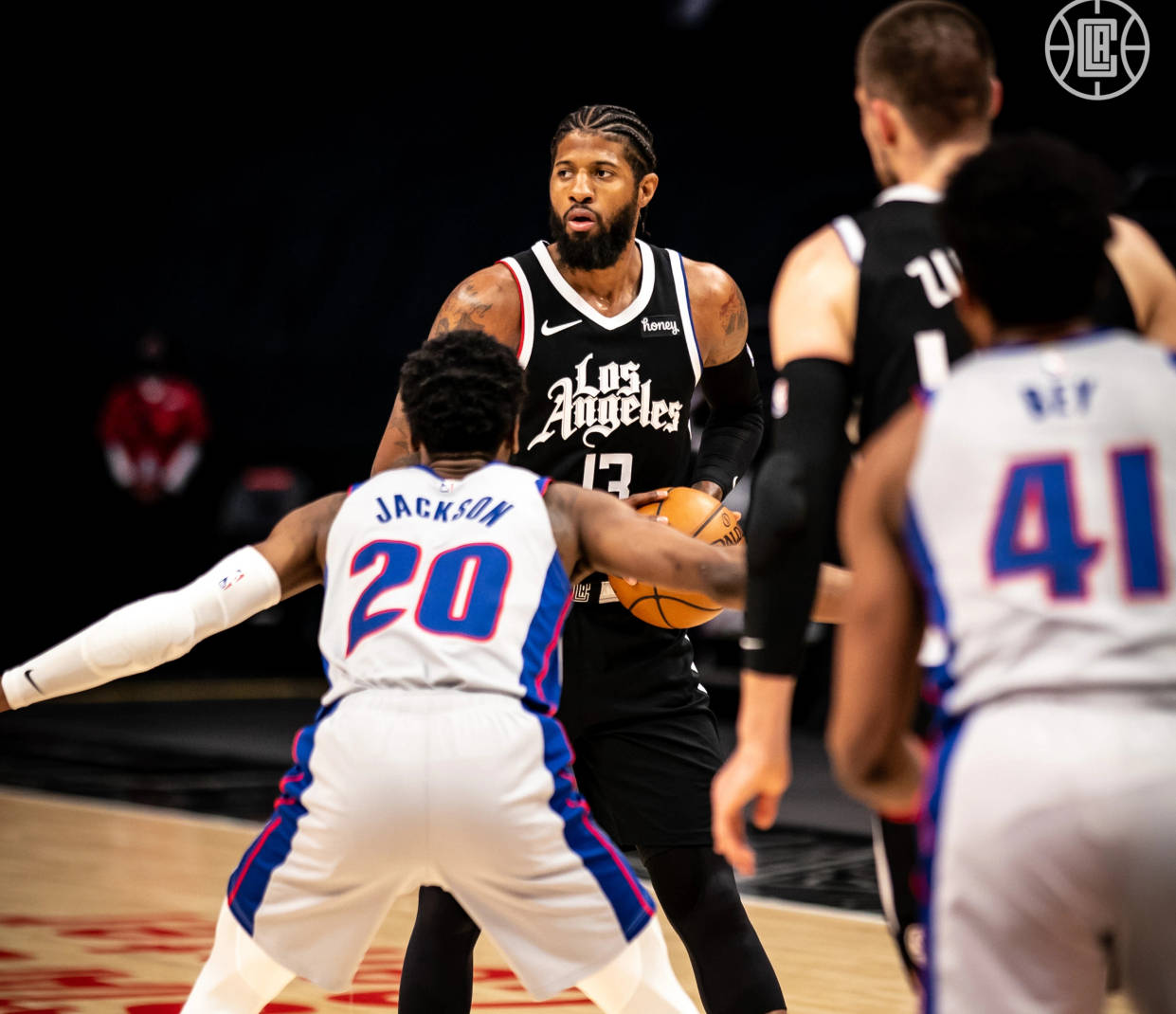 阿尔巴以美 阿尔巴以美